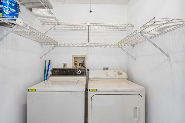 6704 HICKORYWOOD LANE, New Port Richey, FL 34653