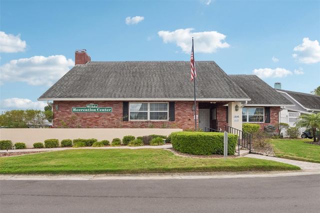 6704 HICKORYWOOD LANE, New Port Richey, FL 34653