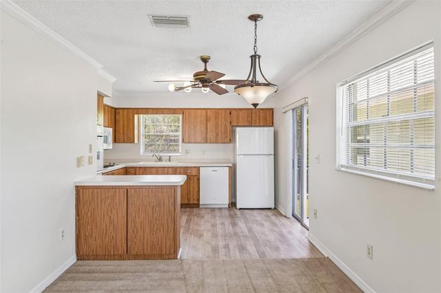 6704 HICKORYWOOD LANE, New Port Richey, FL 34653