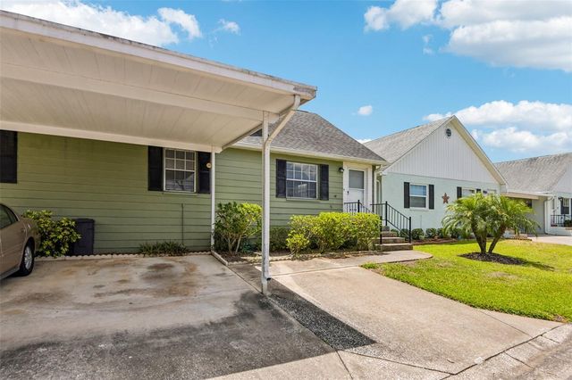 6704 HICKORYWOOD LANE, New Port Richey, FL 34653