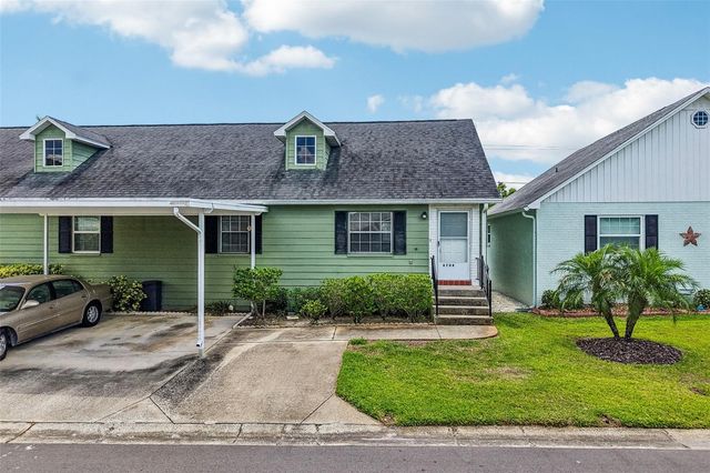 6704 HICKORYWOOD LANE, New Port Richey, FL 34653