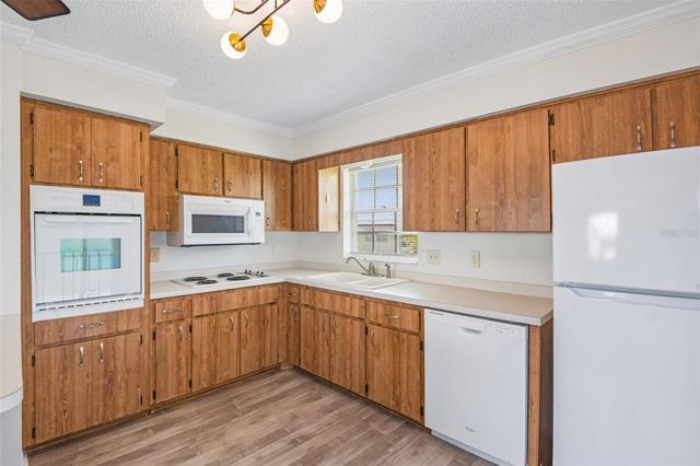 6704 HICKORYWOOD LANE, New Port Richey, FL 34653