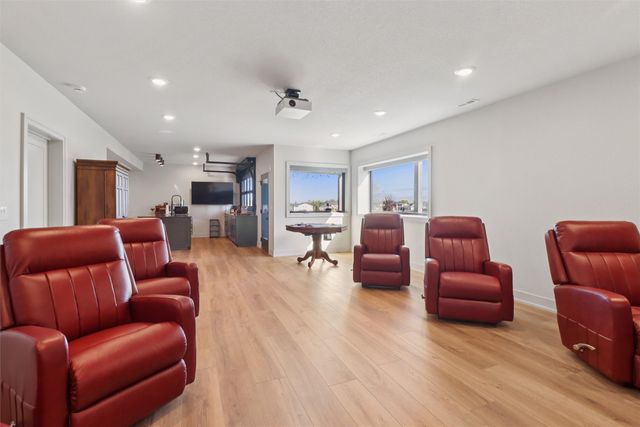 4735 Centennial Boulevard, Urbandale, IA 50323
