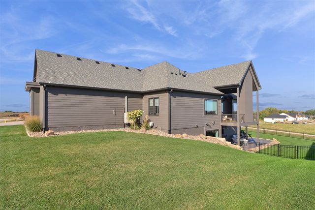4735 Centennial Boulevard, Urbandale, IA 50323