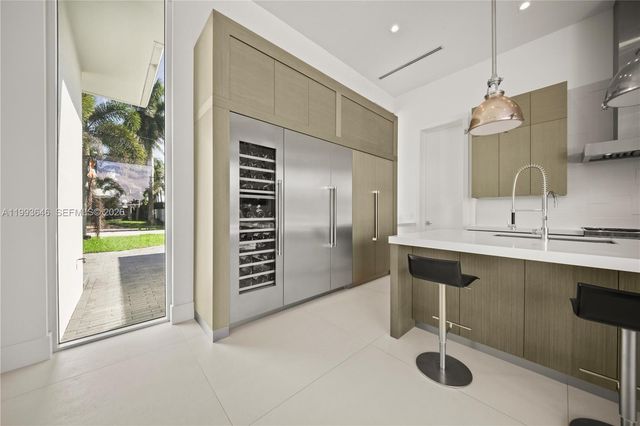 2815 NE 26th Place, Fort Lauderdale, FL 33306