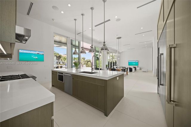 2815 NE 26th Place, Fort Lauderdale, FL 33306