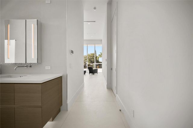 2815 NE 26th Place, Fort Lauderdale, FL 33306