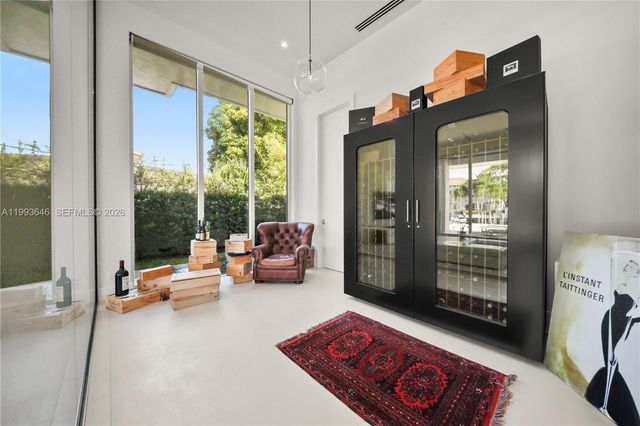 2815 NE 26th Place, Fort Lauderdale, FL 33306
