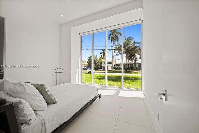 2815 NE 26th Place, Fort Lauderdale, FL 33306