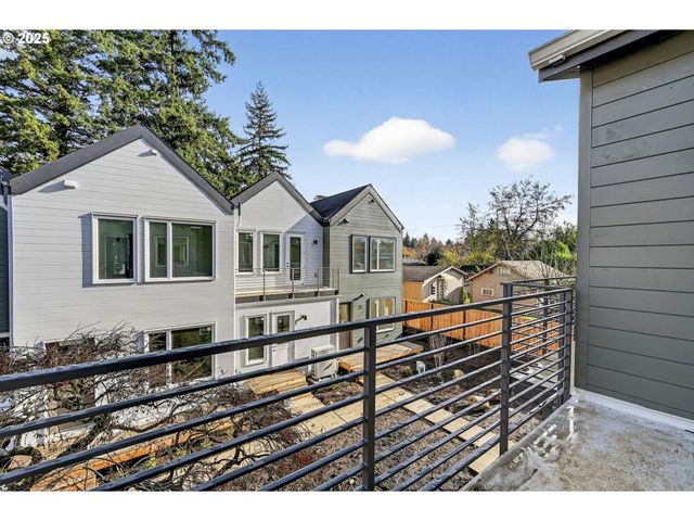 7216 Ne Going St, Portland, OR 97218