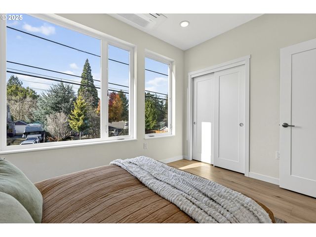 7216 Ne Going St, Portland, OR 97218