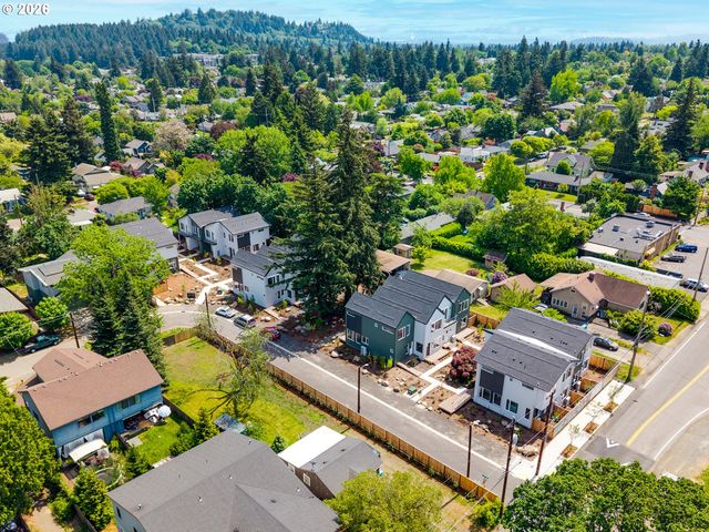 7216 Ne Going St, Portland, OR 97218