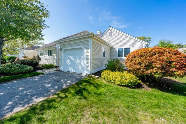 7 Masters Court, Mashpee, MA 02649
