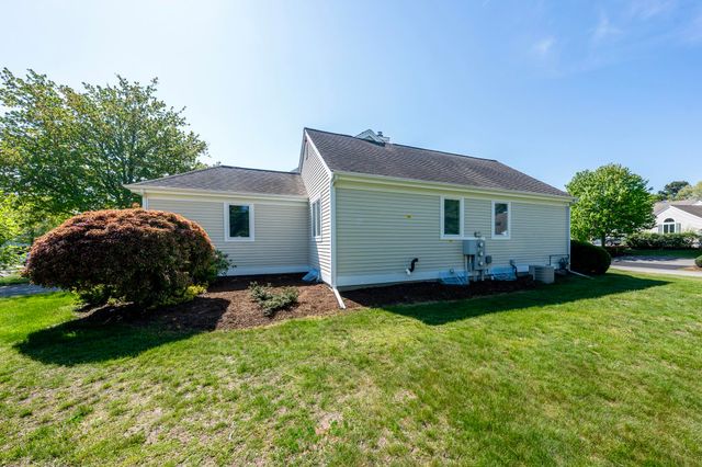 7 Masters Court, Mashpee, MA 02649
