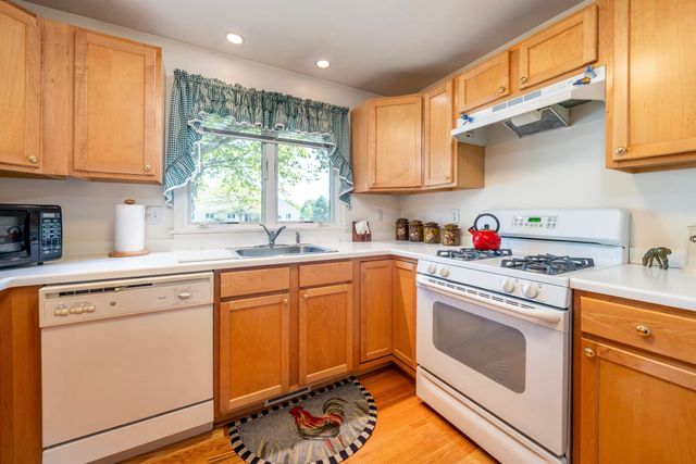 7 Masters Court, Mashpee, MA 02649