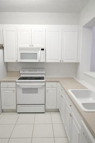 7775 YARDLEY Drive 115, Tamarac, FL 33321