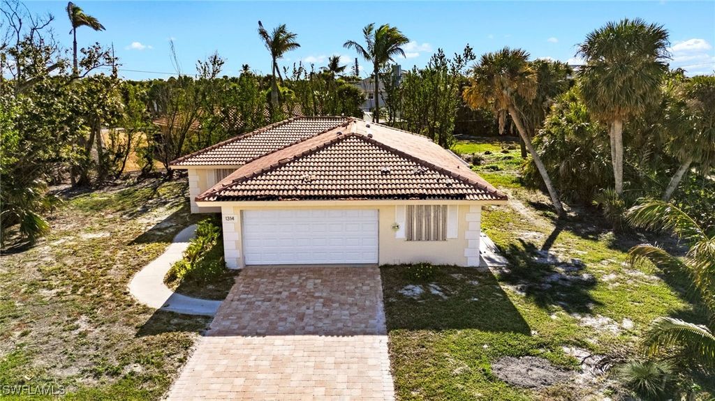 1314 Tahiti DR, Sanibel, FL 33957