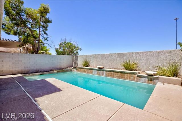 1835 Poetic Valley, Henderson, NV 89012