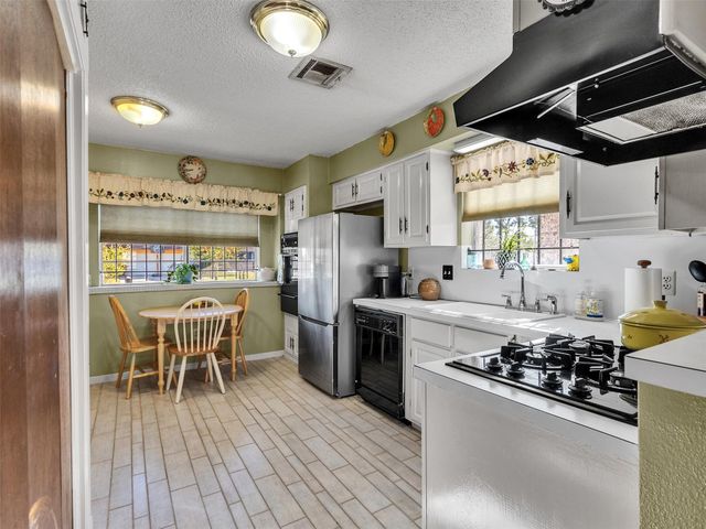 231 San Fernando Drive, Houston, TX 77060