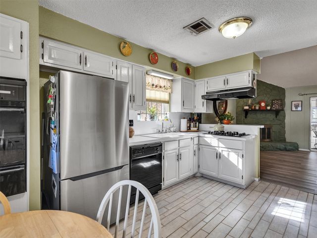 231 San Fernando Drive, Houston, TX 77060