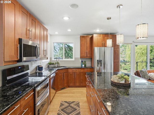 4148 Sw 43RD Ave, Portland, OR 97221