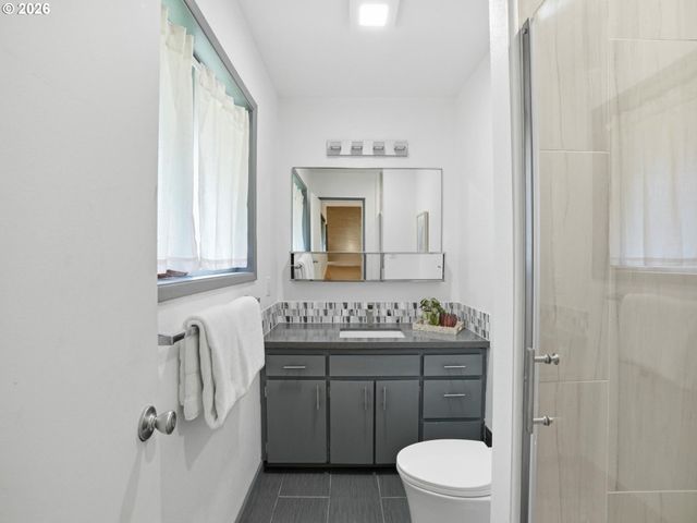 4148 Sw 43RD Ave, Portland, OR 97221