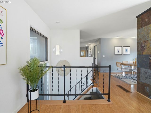 4148 Sw 43RD Ave, Portland, OR 97221