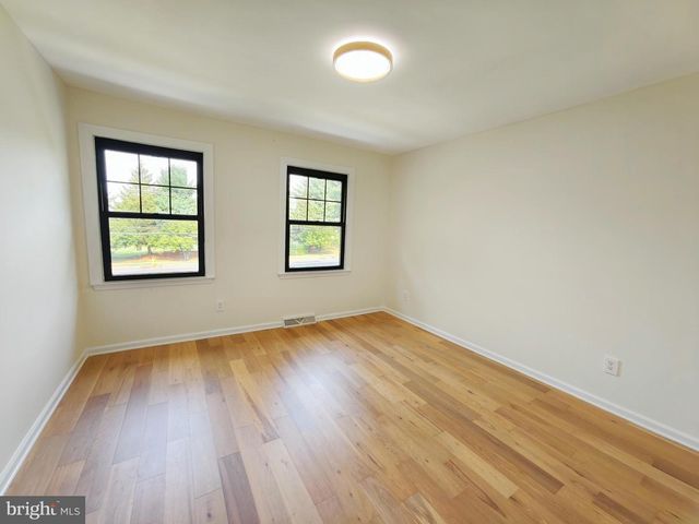 657 N WALES RD, North Wales, PA 19454