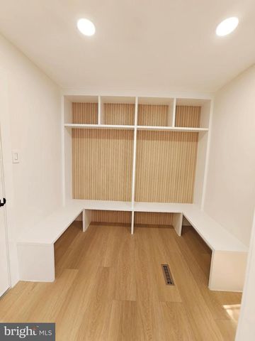 657 N WALES RD, North Wales, PA 19454