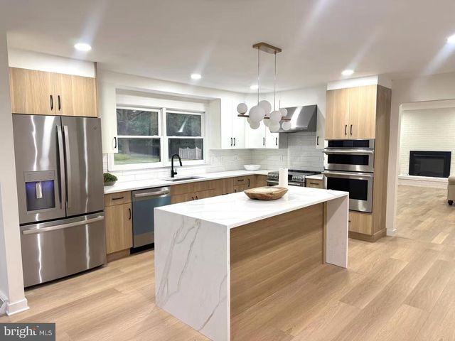 657 N WALES RD, North Wales, PA 19454