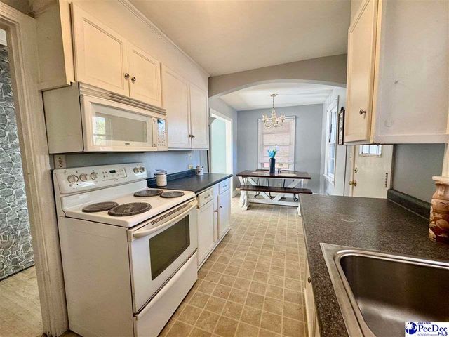 504 W Mullins St, Marion, SC 29571