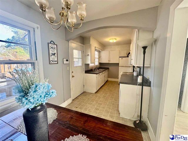 504 W Mullins St, Marion, SC 29571