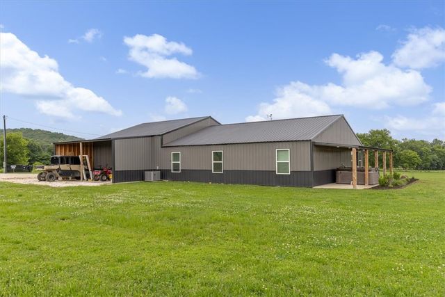 15905, 15965 and 15967 Ditmars Road, Prairie Grove, AR 72753