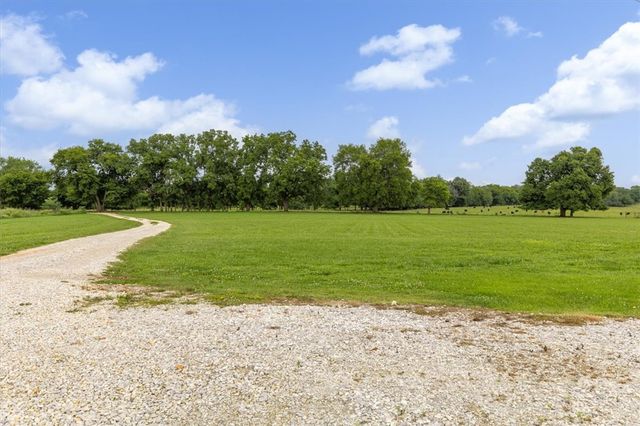 15905, 15965 and 15967 Ditmars Road, Prairie Grove, AR 72753