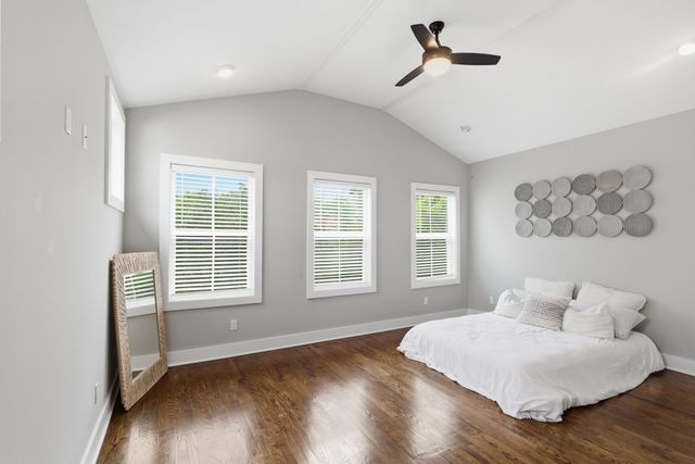 2141B Burns St, Nashville, TN 37216