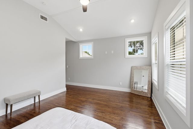 2141B Burns St, Nashville, TN 37216