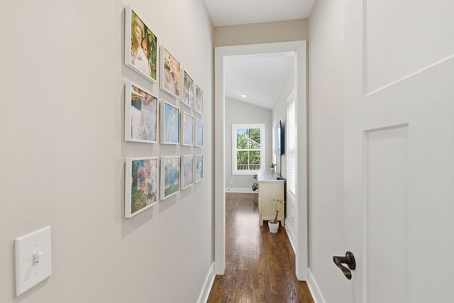 2141B Burns St, Nashville, TN 37216