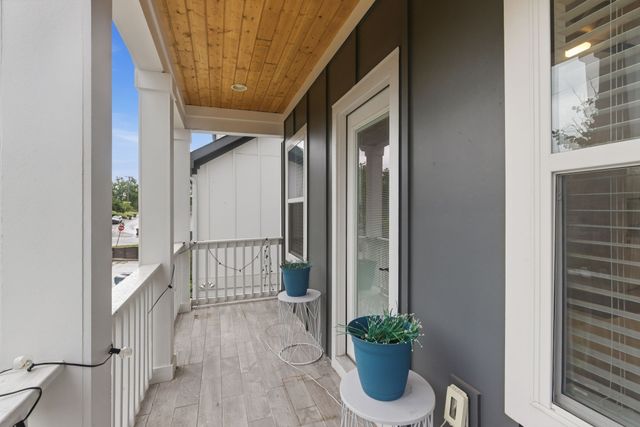 2141B Burns St, Nashville, TN 37216
