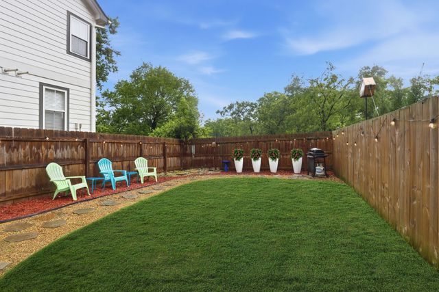 2141B Burns St, Nashville, TN 37216