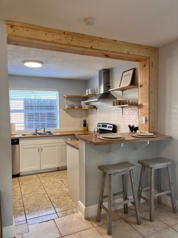 118 SW 12th Avenue, Delray Beach, FL 33444