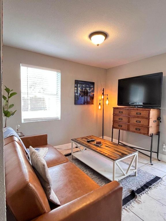 118 SW 12th Avenue, Delray Beach, FL 33444