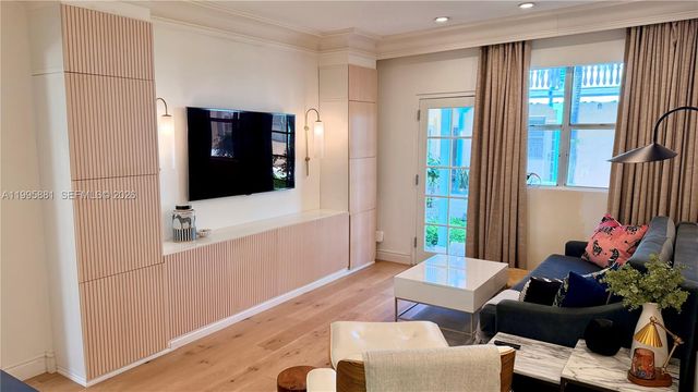 736 13th St 107, Miami Beach, FL 33139