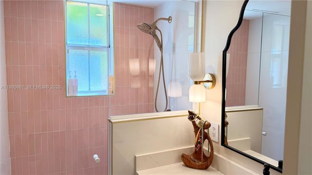 736 13th St 107, Miami Beach, FL 33139