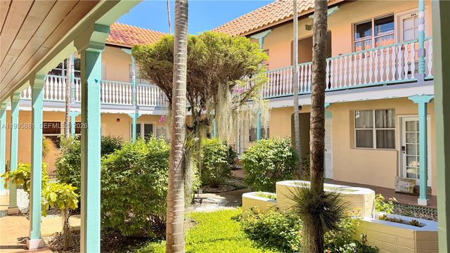 736 13th St 107, Miami Beach, FL 33139