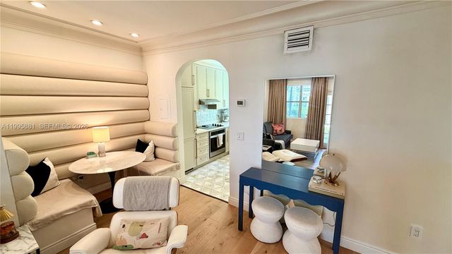 736 13th St 107, Miami Beach, FL 33139