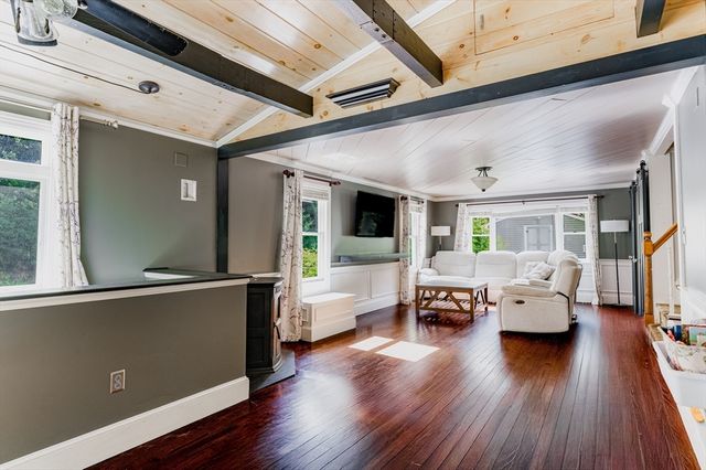 198 Samoset St, Plymouth, MA 02360