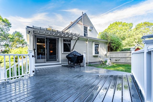198 Samoset St, Plymouth, MA 02360