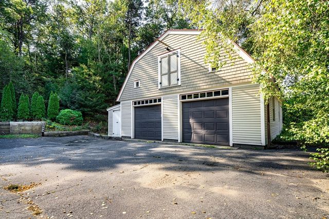198 Samoset St, Plymouth, MA 02360