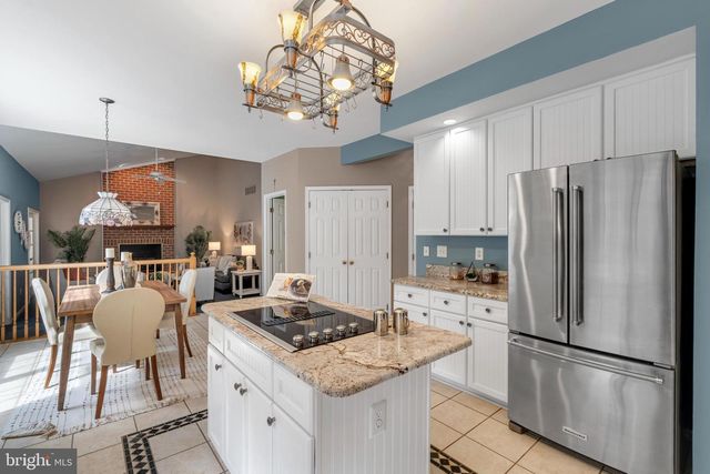 15 CASTLEWALL CT, Lutherville Timonium, MD 21093