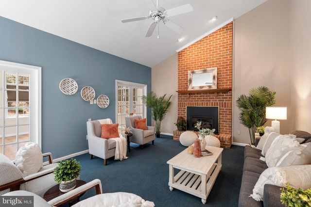 15 CASTLEWALL CT, Lutherville Timonium, MD 21093